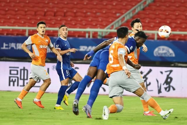 IM电竞亚洲首选-【中超】马尔康双响戴维森1射2传 三镇5比1十人深圳